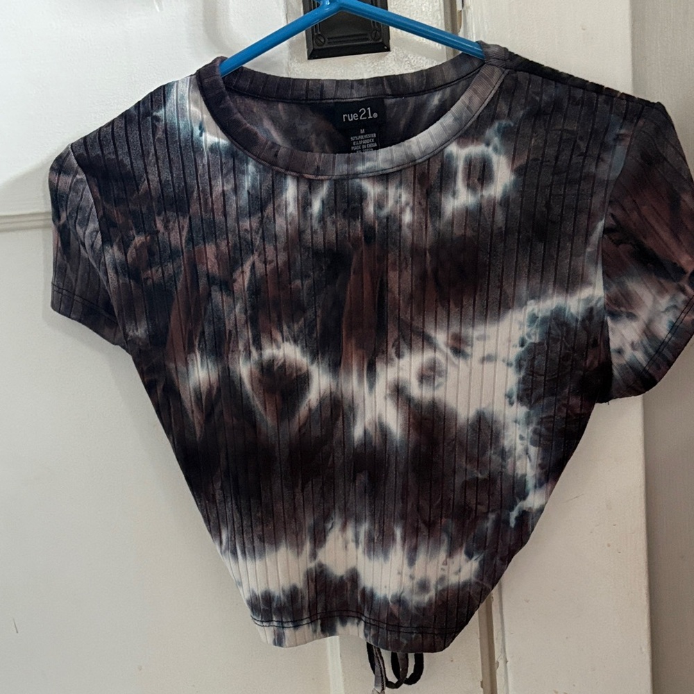 Rue21 Women's Black and Brown Tie-Dye Crop Top